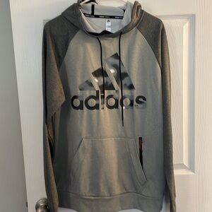 Like new adidas sweatshirt men’s small